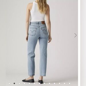 Levi's Ribcage Straight Ankle Jeans Size
25 High Rise Button Fly length 27